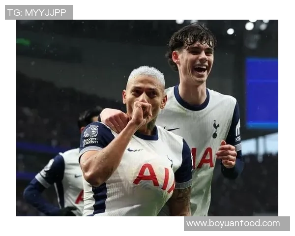 里沙利松精彩吊射破门成为本赛季第二位攻陷阿森纳的客队球员 里沙利松精彩吊射破门成为本赛季第二位攻陷阿森纳的客队球员